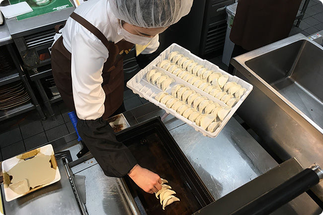 餃子調理体験