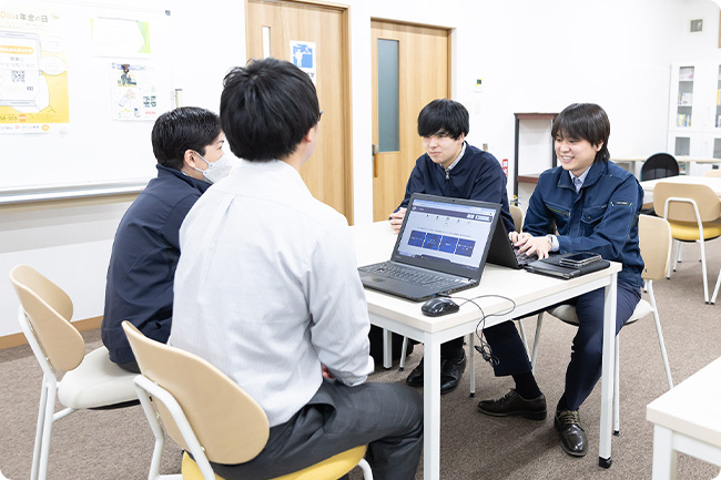 若手社員との座談会