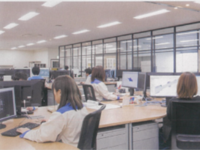 創造力を活かしたものづくりをして、楽しさを分かち合おう。